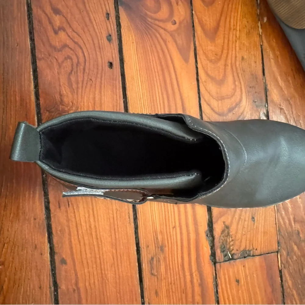 Unbranded Gray Ankle Boots Hook & loop Size 6 Women's Booties Comfort Flats - Picture 6 of 11